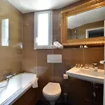La 4* 戛纳