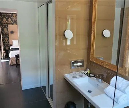 La 4*